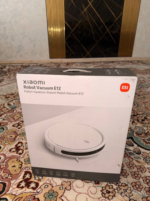 Робот-пылесос Xiaomi Mi Robot Vacuum E12 в корпусе белого цвета