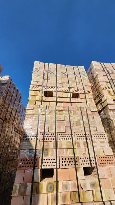 Пишган гишт почкали тешикли доставка кран хизматлари бор