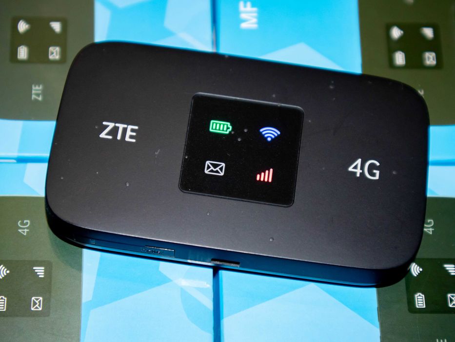 Преносим рутер ZTE, MF971R HotSpot, LTE, 4G, USB, Wi-Fi - Бисквитка