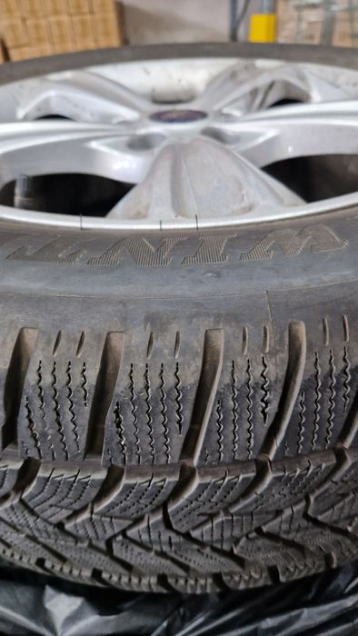 Set 4 jante Ford Kuga cu anvelope  iarna Dunlop 235/55R17