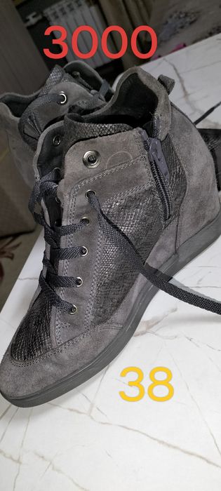 Продам обувь женскую