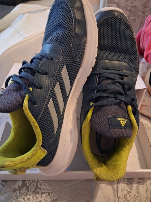 Летни маратонки Adidas-40 номер