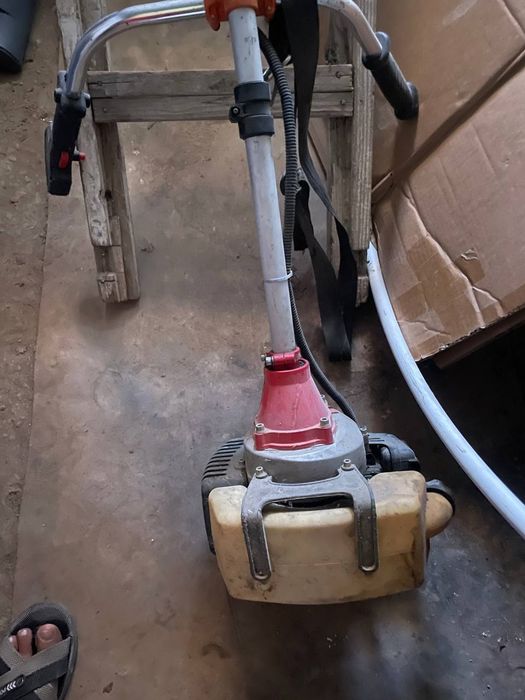 Gazonakasilka binzinli