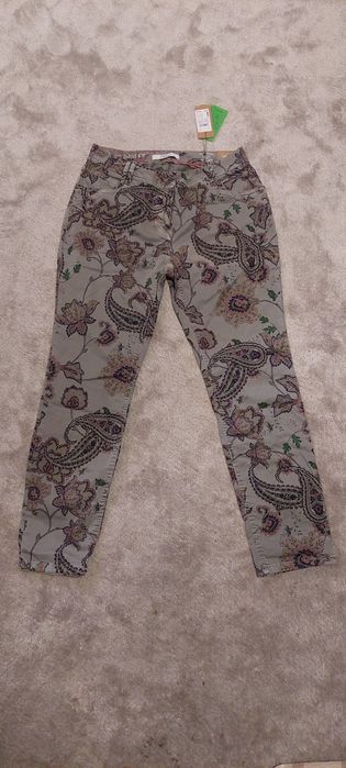 GESA Slim - Marime 31/30 - NOI CU ETICHETA - Model Paisley Floral - 69.99 EUR