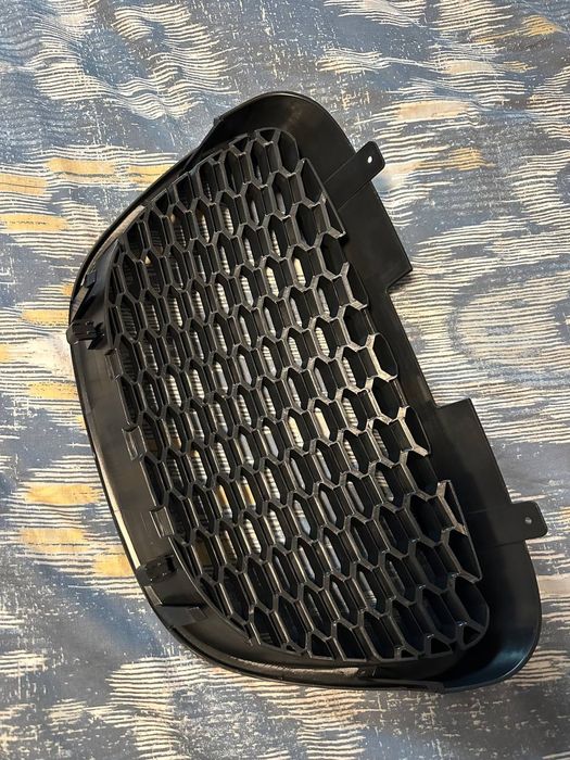 Решетка (пита) за сеат леон 2006 - 2010г