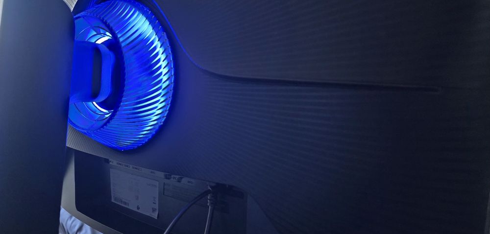 Samsung Odyssey G6 240hz QHD 27 SMART MONITOR