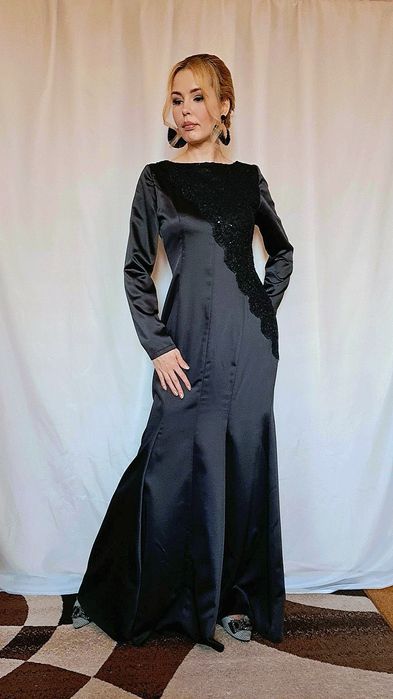 Шикарное платье 50 размера, 2 штуки