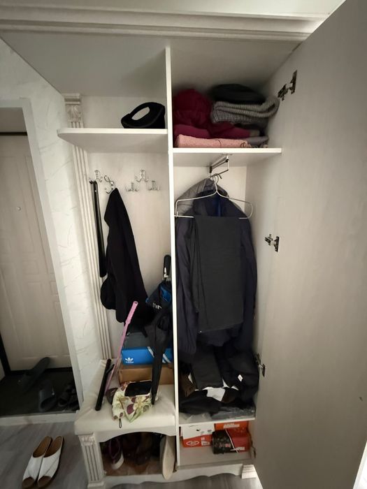 Продам шкаф в прихожей