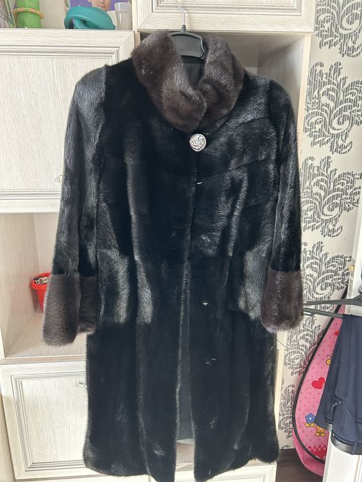 Продам шубу норковую