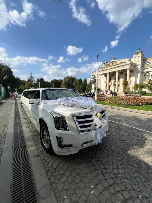 Limuzina de inchiriat Cadillac Escalade Inchiriez Limuzina