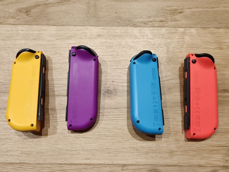 Nintendo Switch с четири контролера