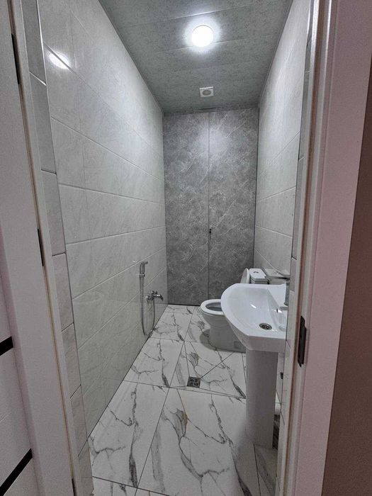 Сдаётся Отдельно стоящей здание 1200м2  Ориентир:Южный вокзал (N23)