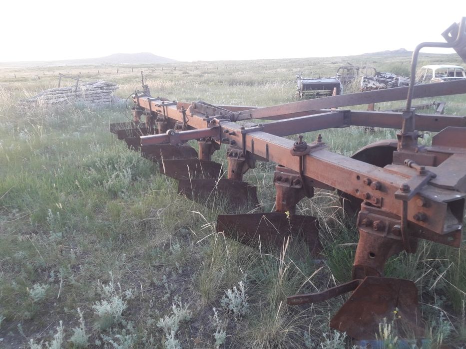 Плуг плн 8.          .