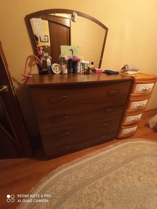 Срочно продам спальный гарнитур в хорошем состоянии