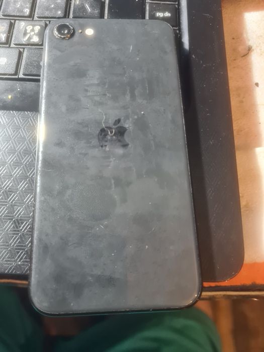 vănd telefon iphone se 2  2020