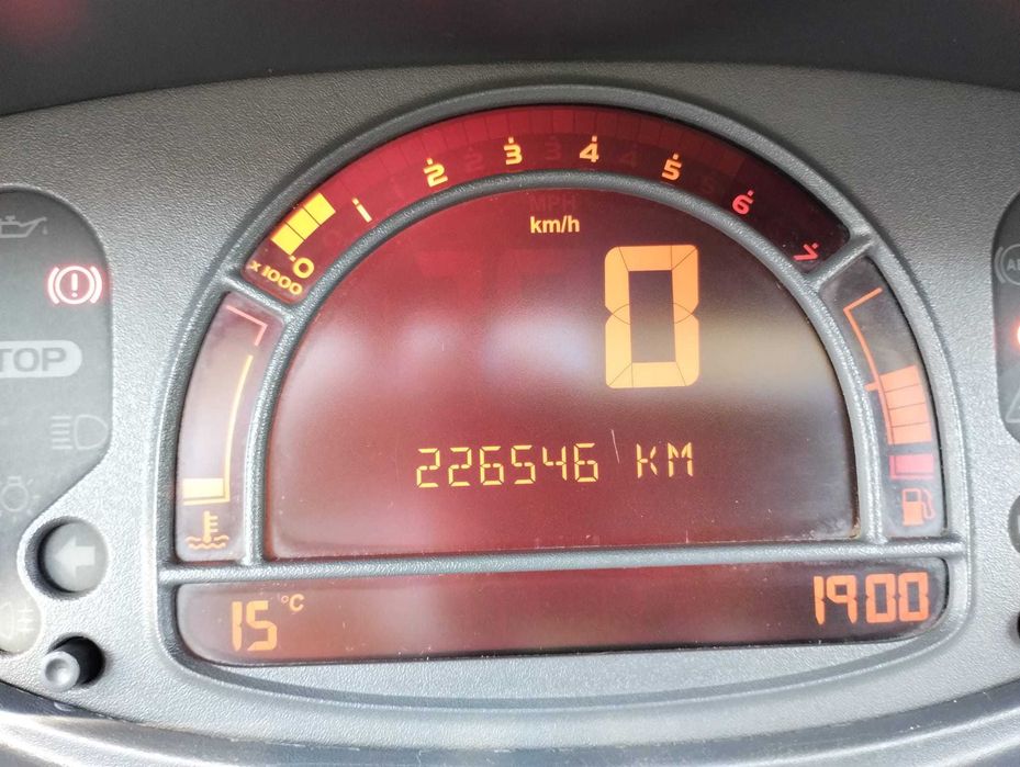 Vând Renault Grand Modus