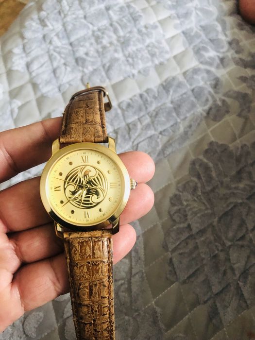 Часы позолоченный