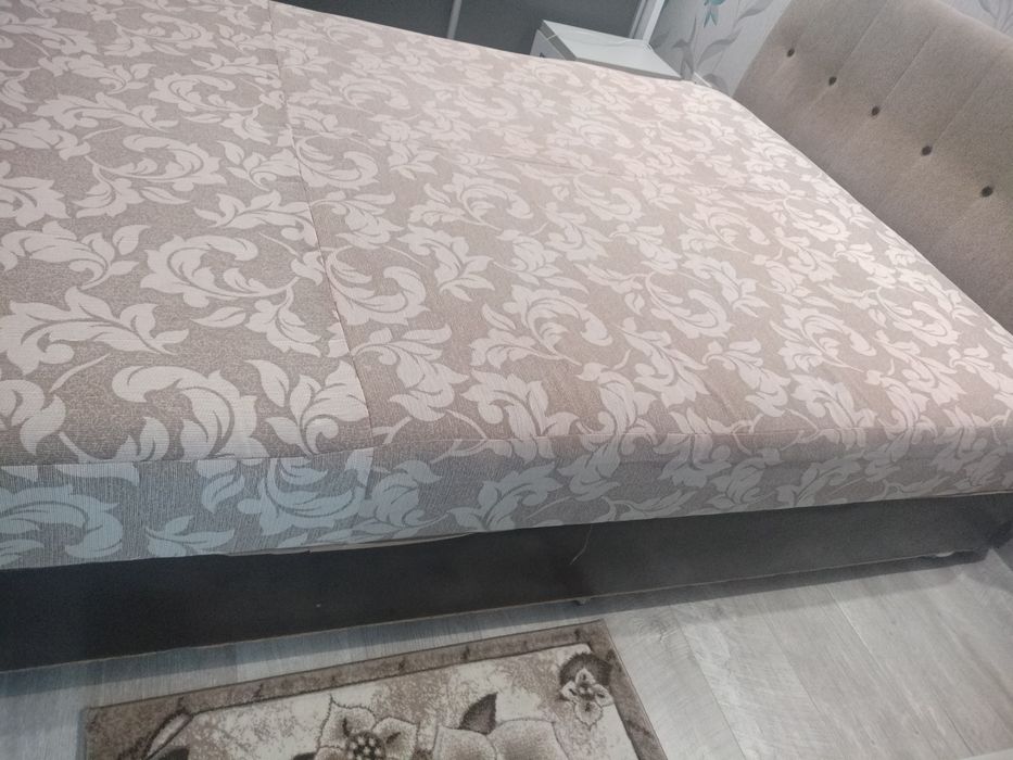 Vând pat matrimonial