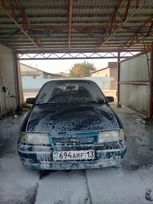 Opel Vektra A, обеьм 1,6