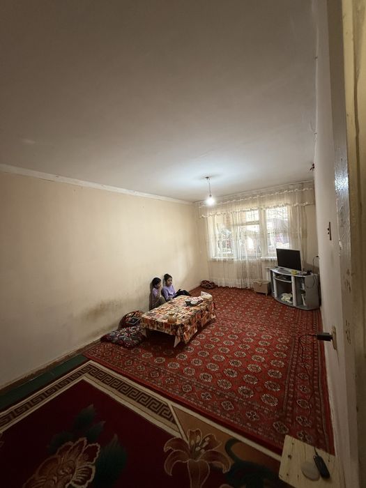 Чирчик шахар 3 м/р 3х Нархи 40500$ Бош толов ва паспорт бн Ипотека