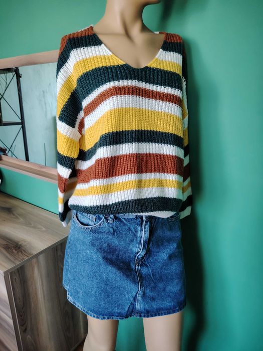 Леки пуловери размер М и S