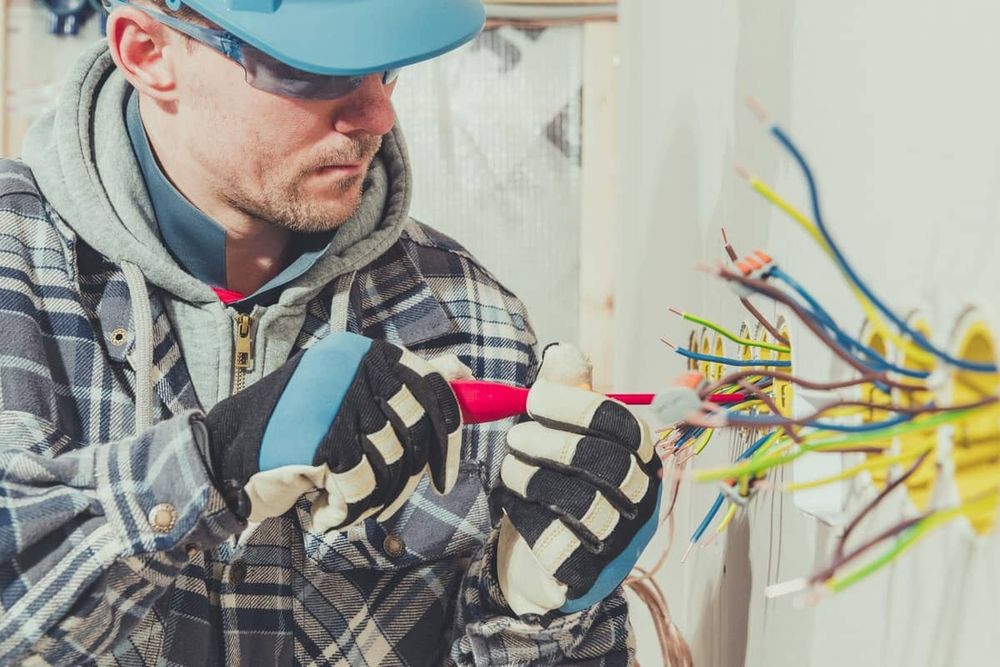 Электрик аварийный выезд день и ночь