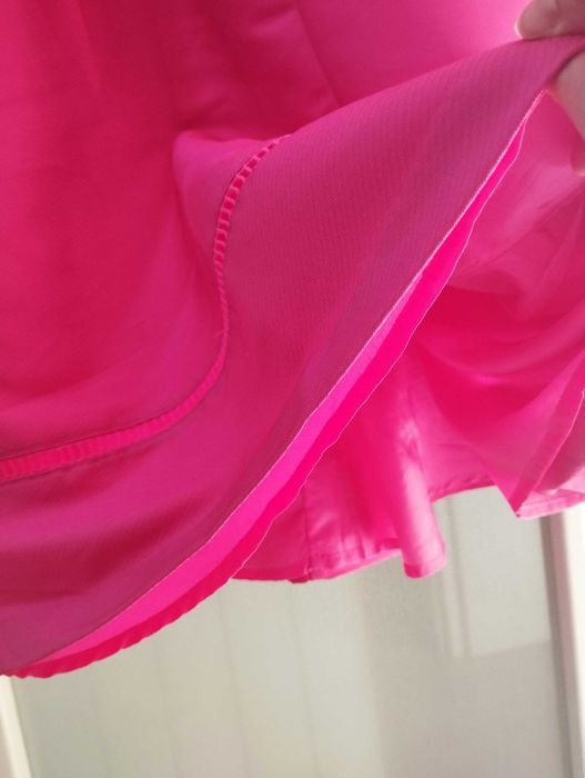 НАМАЛЕНА НА 50лв Разкошна нова миди рокля на Oasis M размер ПРОМОЦИЯ