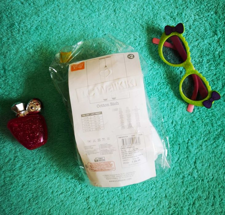 Колготки новые  на  9-10лет.