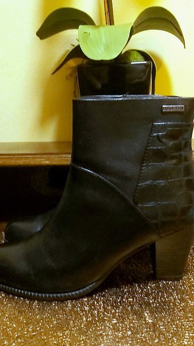 Кожаные Полусапоги Tamaris 38р.