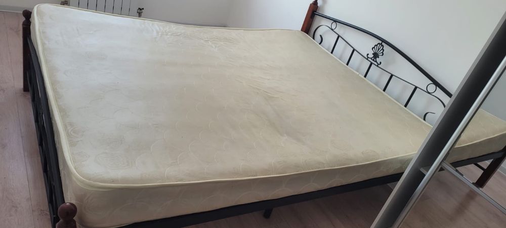 Кровать двухспальная