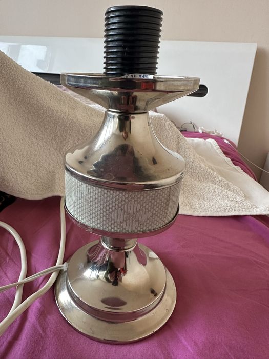 Настолни лампи от метал