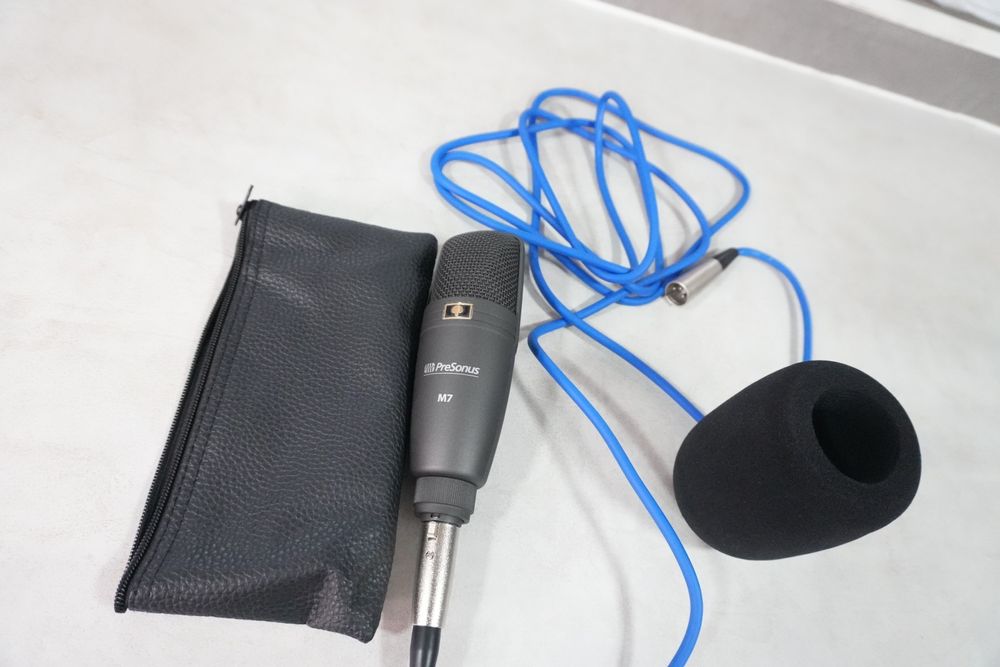 Професионален XLR кондензаторен микрофон M7 със включен кабел и ветроб