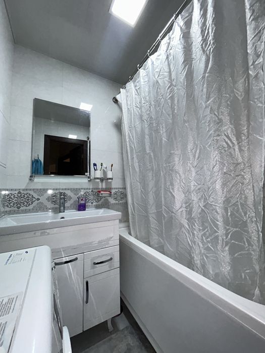 СРОЧНО продоется 4 комнатная квартира в массив Чорсу + гараж