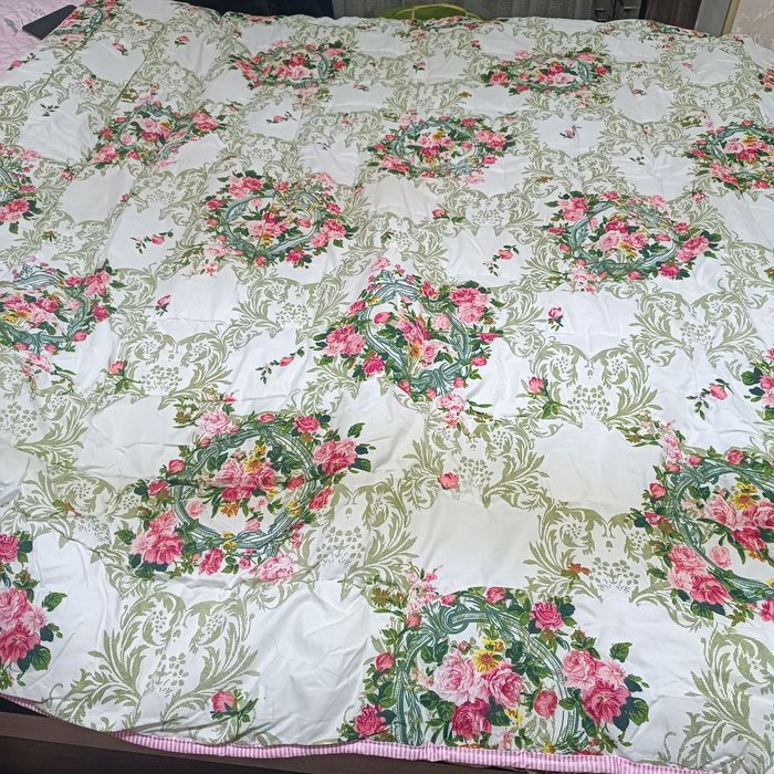 Прoдам одеяло двухспальное теплое антиаллергенное новое.