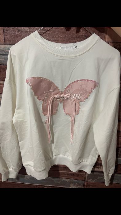 Дамска бяла блуза с панделка