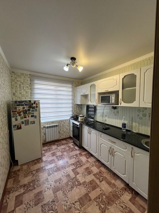 Продается 3 ком кв в 11 мкр