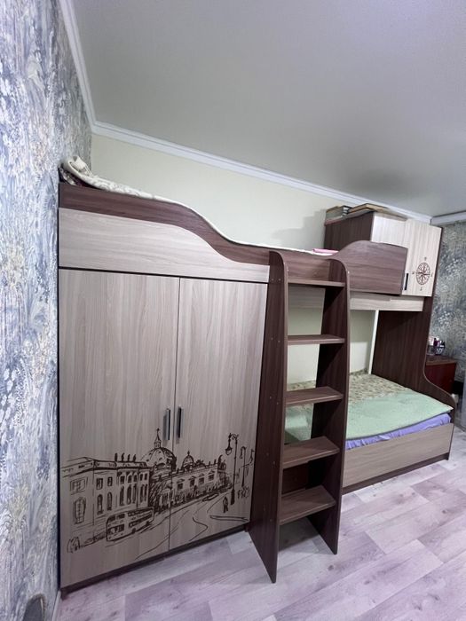 Двухярусная кровать