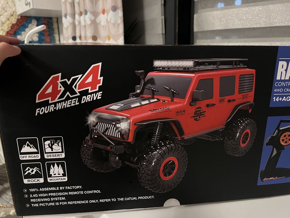 Продам машинку jeep