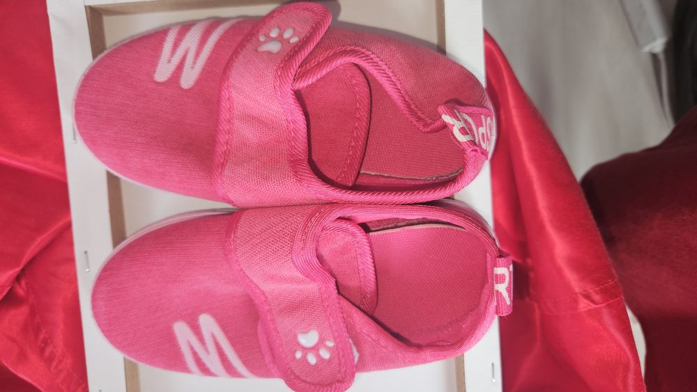 Детски пантофи за детска градина и парти-клубчета