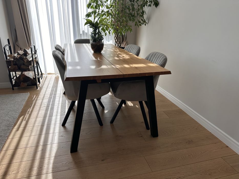 Vand masa extensibila + 6 scaune rotative Jysk