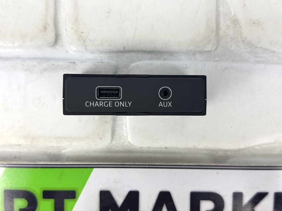 Комплект USB AUX AUDI A4 A5 Q5 8W0035726