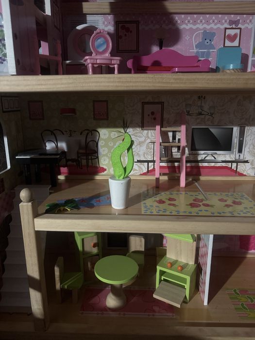 Продам домик деревянный для девочки