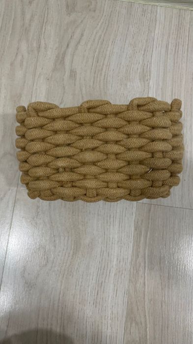 Вязаная корзинка для мелочей