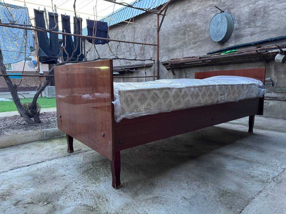 Односпальная кровать + матрас