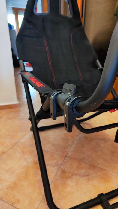 Playseat Challenge cockpit седалка за симулатор
