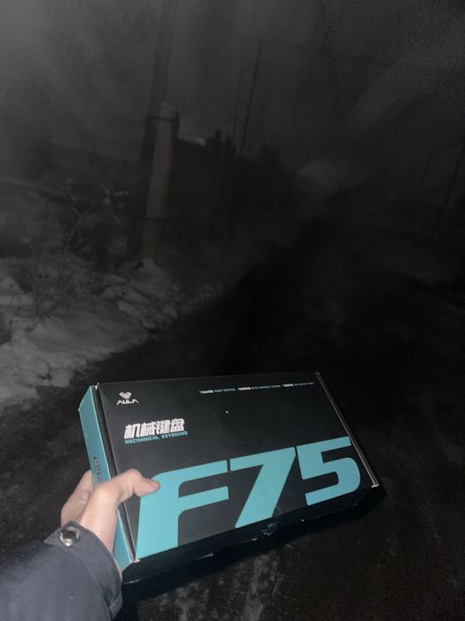 Продам клавиатуру aula f75