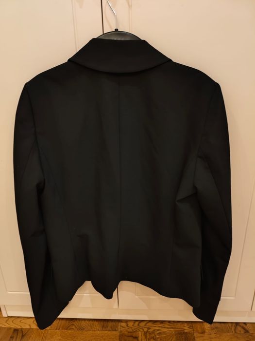 Стильный черный пиджак