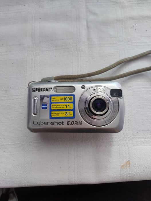 Sony Cyber-shot DSC-S600