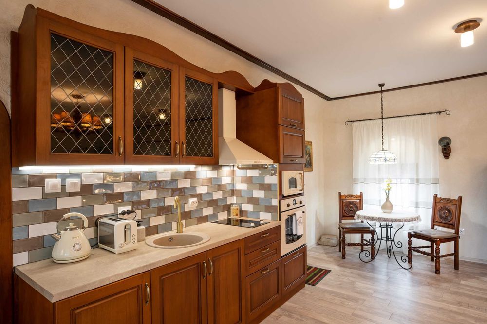 Продава се Къща в Велико Търново, Център - 120 кв.м за 2750 €/кв.м - Снимка #2