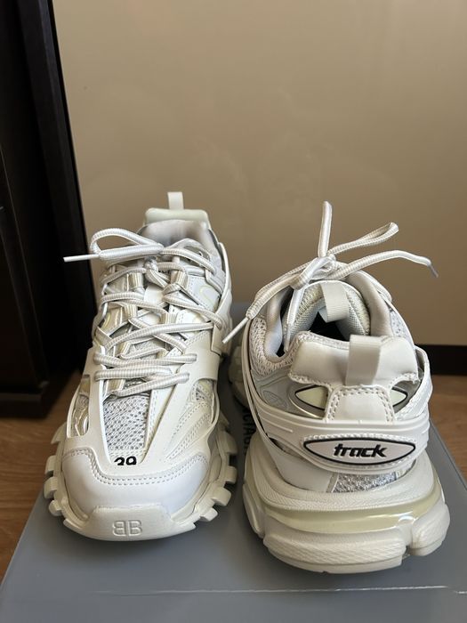 Balenciaga track